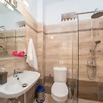 Alexatos & Lägenhetshotell Agia Efimia