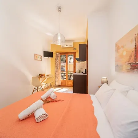 Alexatos & Aparthotel 2*