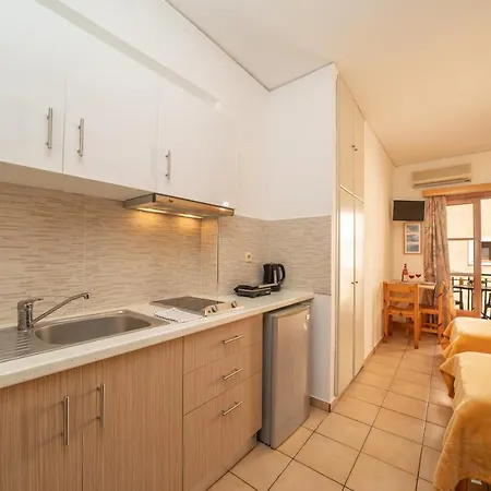 Alexatos & Lägenhetshotell 4*