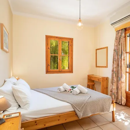 Alexatos & 4* Agia Efimia