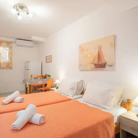 Alexatos & Lägenhetshotell 4*