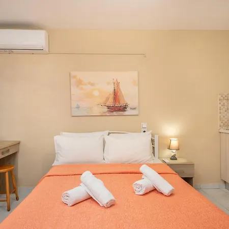 Alexatos & Lägenhetshotell Agia Efimia