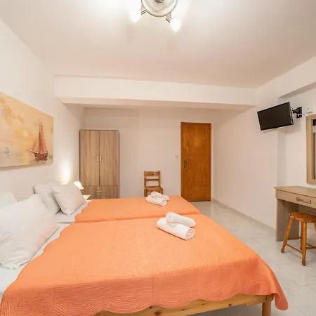 Alexatos & Aparthotel Agia Efimia