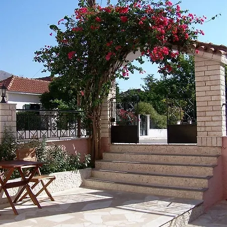 Lägenhetshotell Alexatos & Agia Efimia