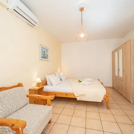 Appart hôtel Alexatos & Agia Efimia